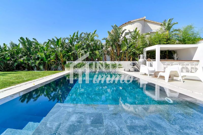 Foto 3d8acc1b-e6a4-412d-94a7-2ddf37018e56. Casa a sector medes 17 a Cap Ras - Creus - Falconera Empuriabrava