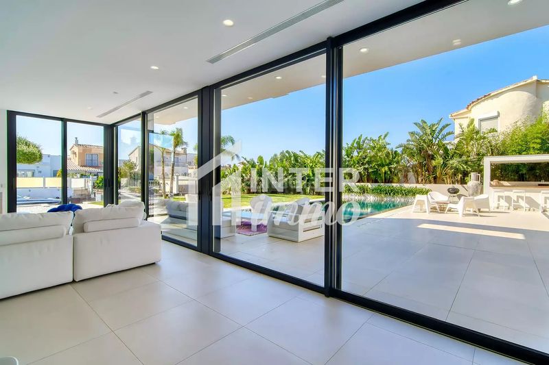 Foto 80d86929-1180-4738-bb46-fdeb226d8aee. Casa a sector medes 17 a Cap Ras - Creus - Falconera Empuriabrava