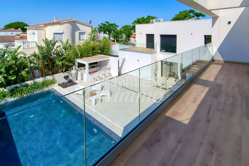 Foto c48786d6-3835-4d66-824e-f1b1de52e10c. Casa a sector medes 17 a Cap Ras - Creus - Falconera Empuriabrava