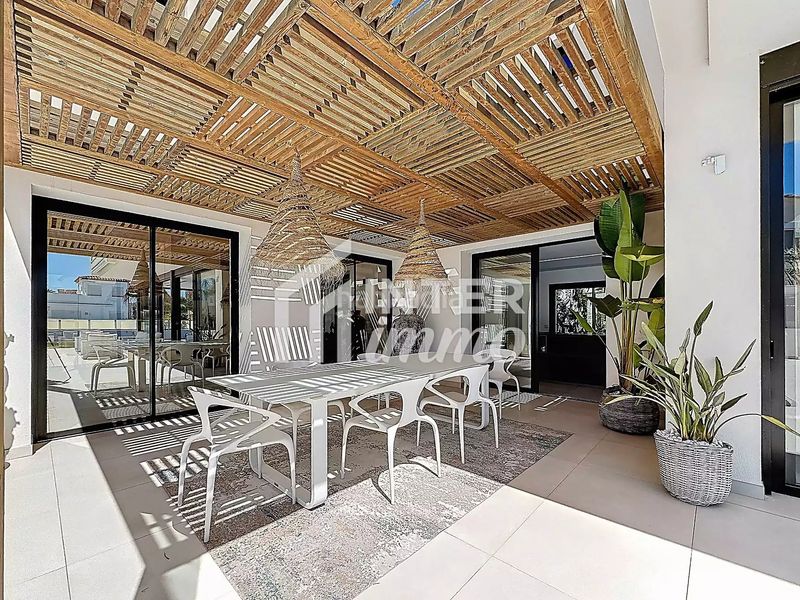 Foto e813a55d-4323-489a-9686-25ea7ba4d4fd. Casa a sector medes 17 a Cap Ras - Creus - Falconera Empuriabrava