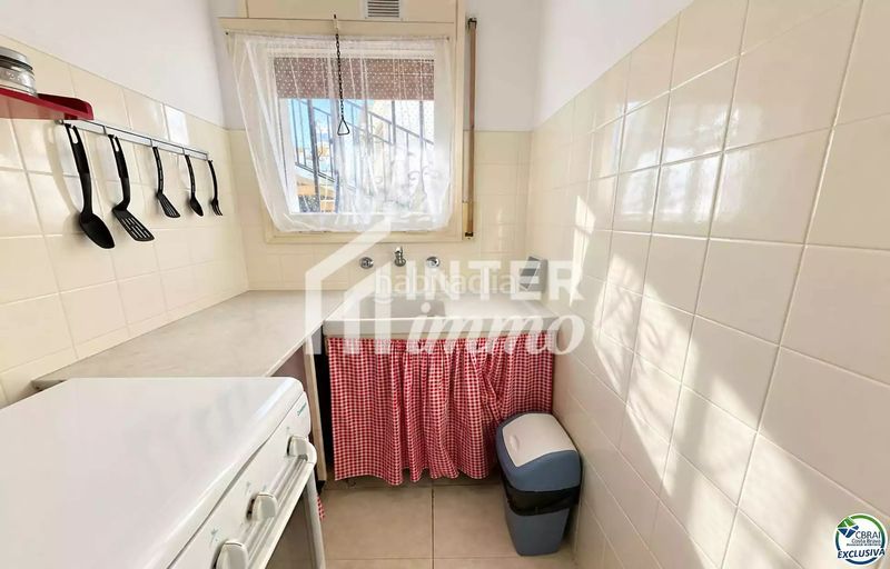 Foto 689bdb17-489f-4fd6-8d66-d6cb064b7fb6. Estudio en avenida de la gola de l'estany 53 estudio con terraza acristalada en santa margarita, a pocos minutos de la playa en Roses