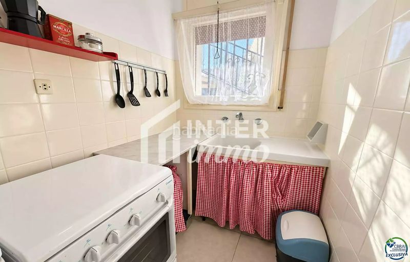 Foto 8c80e192-3b0b-41d5-867f-c7b28125460c. Estudio en avenida de la gola de l'estany 53 estudio con terraza acristalada en santa margarita, a pocos minutos de la playa en Roses