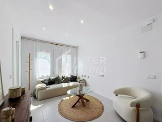 Flat  Montgri 137. À vendre appartement de 2 chambres entièrement rénové