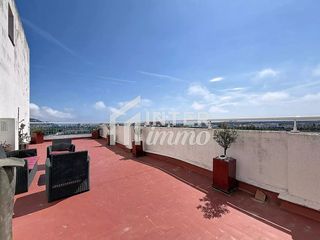 Studio in Calle de l'alhambra 47. En venta en roses  estudio reformado con terraza de 72 m y vista