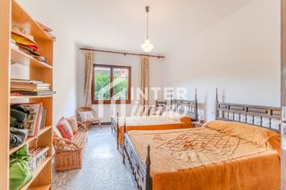 House  Calle de la resclosa 7. Casa con encanto junto al río en sant llorenç de la muga  ideal