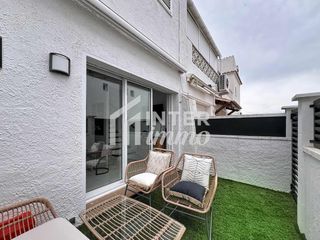 Casa a Avenue de la bocana num�ro 47 villa 1. Casa con amarre a 200 m de la playa  santa margarita, roses
