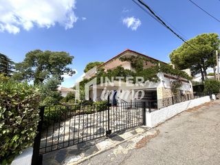 House in Carrer pompeu fabra 29. Casa en llançà con licencia turística, vistas al mar y a pocos m