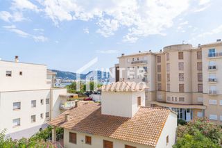 Apartament a Calle calderon de la barca 36. Magnífico apartamento con terraza y parking privado  sector sala