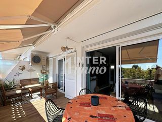 Apartament a Sc sant mori 8. Apartamento reformado con terraza a 150 m de la playa  empuriabr