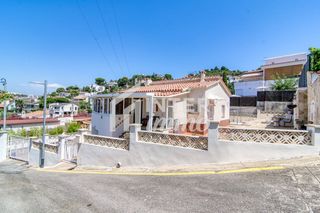 House in Calle del riu besos 1. Casa individual con 3 habitaciones en venta en roses, costa brav