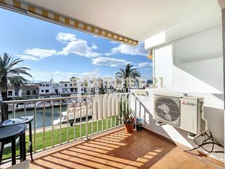 Apartament  Avinguda del canal 19. Apartamento con terraza y vistas al canal  poblat típic, empuria