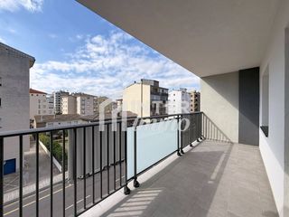 Appartement à Avenida del nautilus 17. Apartamento 2 dormitorios renovado con terraza en santa margarid