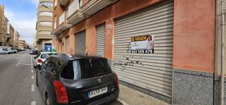 Local commercial  Novelda - cl capellan margall. Descubre tu nuevo localbajo en la garrova! este acogedor local a