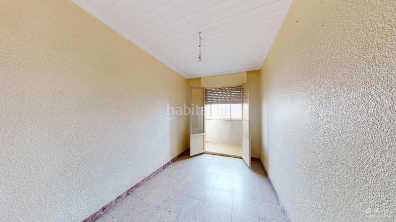 Foto 042f44a7-d4da-4cf2-a571-23c852ccb9ce. Piso  a reformar , zona la vereda en Novelda