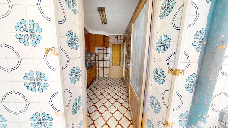 Foto c662a17b-869f-43fe-acc8-cfb0cd18205b. Piso  a reformar , zona la vereda en Novelda