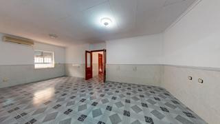 Haus  Elda - cl teneria. Se vende casa en elda en planta baja con patio y con terraza