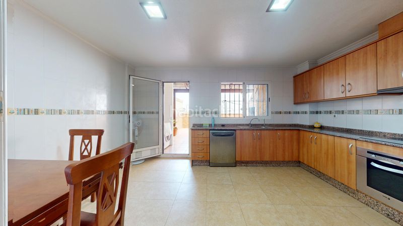 Foto 2d604c76-a80f-447c-9038-a20ee529717b. Casa amb aparcament a Catral