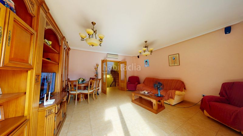 Foto f54198c2-d03b-4b48-bb92-1cae01166952. Casa amb aparcament a Catral