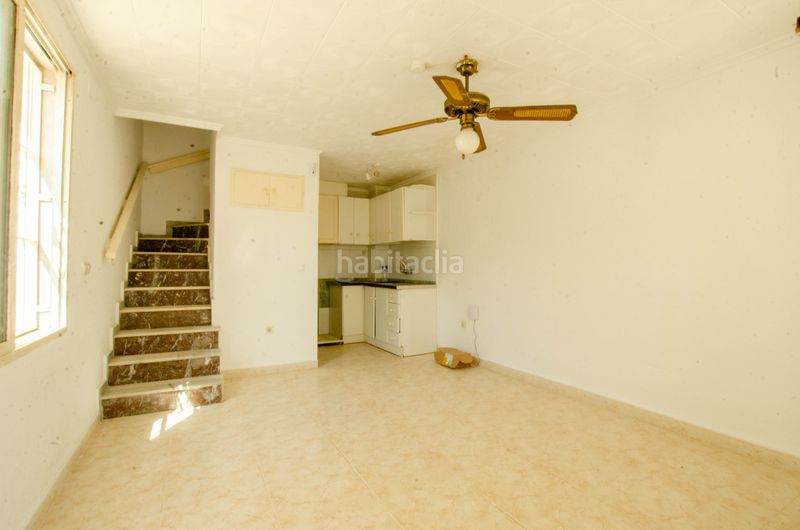 Foto 23a0f0b7-cb7f-4ceb-8338-b3fcee1a6054. Casa adosada se vende bungalow 1 dormitorio zona torre del moro a 3 minutos del mar en Torrevieja