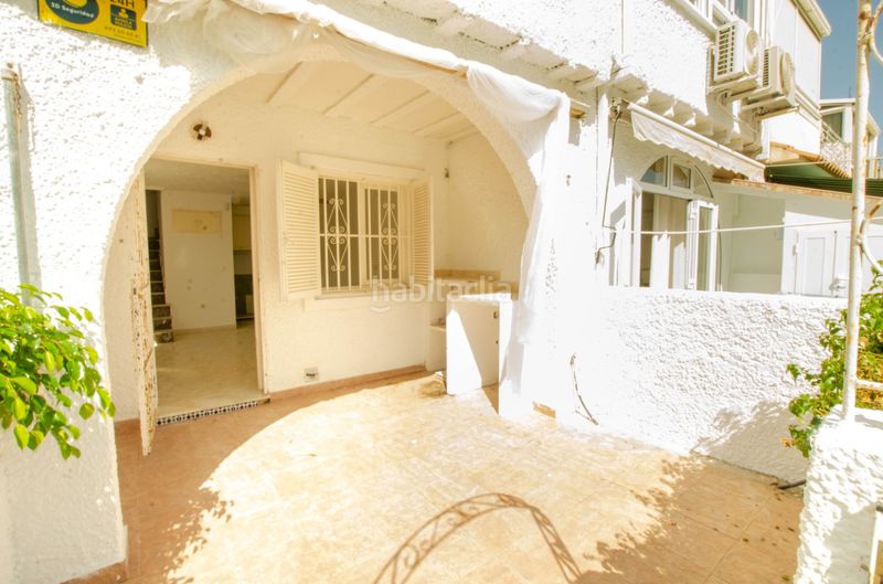 Foto 955ad9f4-850a-4d8b-94c7-9480a61239c4. Casa adosada se vende bungalow 1 dormitorio zona torre del moro a 3 minutos del mar en Torrevieja