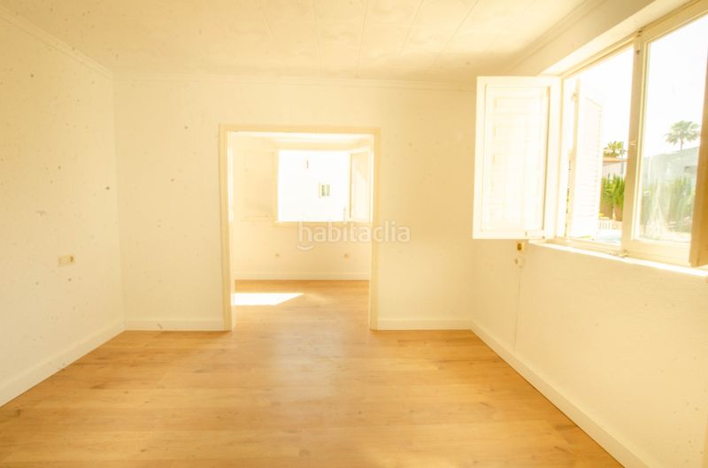 Foto f85dc548-3e2a-40ab-b2b7-7088fbcc4323. Casa adosada se vende bungalow 1 dormitorio zona torre del moro a 3 minutos del mar en Torrevieja