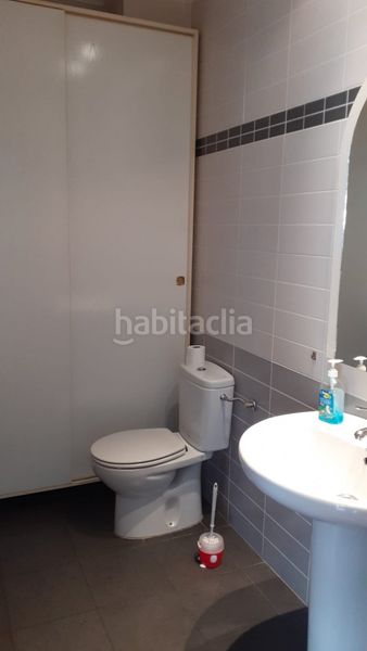 Foto dcf7a70c-62e1-4a91-befb-a63afcd80387. Local comercial a Petrer