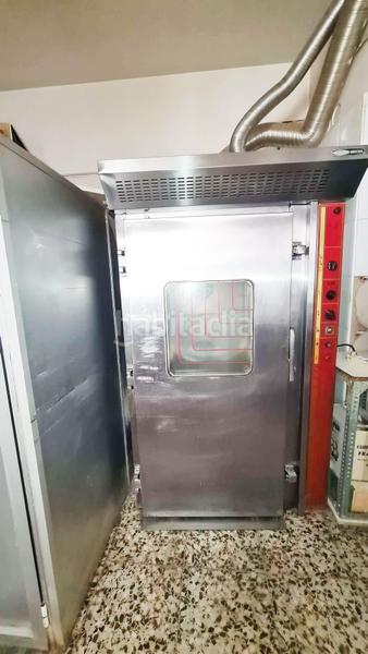 Foto 0992abc2-e226-4c1f-b10a-043b45f20d2a. Casa se vende casa de 2 plantas, con panaderia y maquinaria, . oportunidad de negocio en Elda