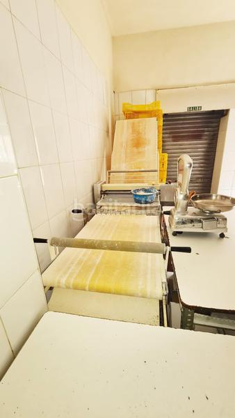 Foto 0ee77b18-3ba1-48e1-a1b0-56f6628fb521. Casa se vende casa de 2 plantas, con panaderia y maquinaria, . oportunidad de negocio en Elda