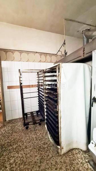 Foto 41e7db2b-f1b1-41bc-8de2-fa305de15607. Casa se vende casa de 2 plantas, con panaderia y maquinaria, . oportunidad de negocio en Elda