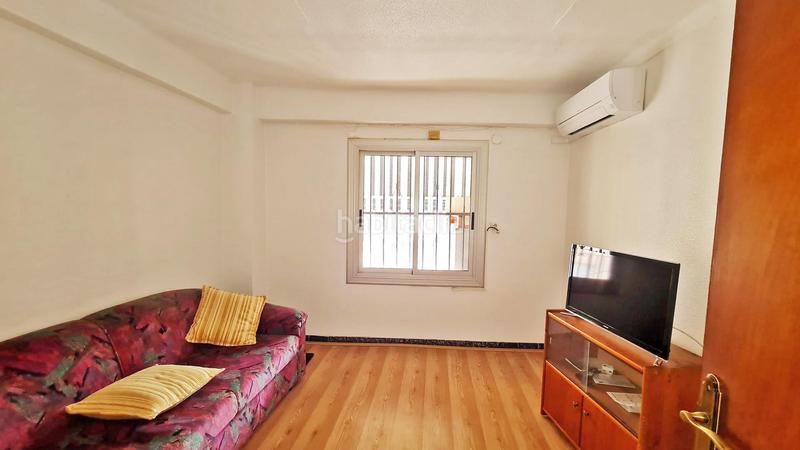 Foto af0c6173-562b-47ad-91f1-5f9aed9ab4ab. Casa se vende casa de 2 plantas, con panaderia y maquinaria, . oportunidad de negocio en Elda