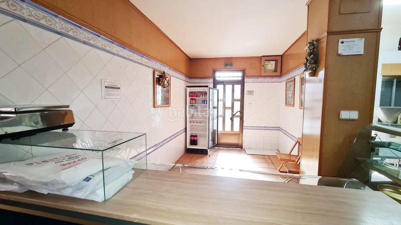 Foto c4e1296e-302a-4722-a50a-2b58fcab2b84. Casa se vende casa de 2 plantas, con panaderia y maquinaria, . oportunidad de negocio en Elda