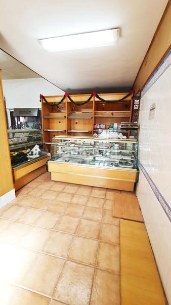 Foto ea1a3a76-ed3a-433a-b5ab-c2684d5680fb. Casa se vende casa de 2 plantas, con panaderia y maquinaria, . oportunidad de negocio en Elda