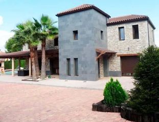 Chalet en Petrer. En venta chalet en petrer zona loma bad