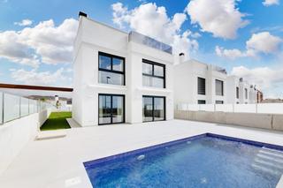 Chalet à Bonalba-Cotoveta. Se venden bungalows junto bonalba golf en mutxamel