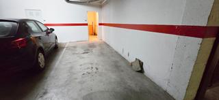 Aparcament cotxe a Petrer. En venta plaza de garaje con trastero en petrerbungalows de san