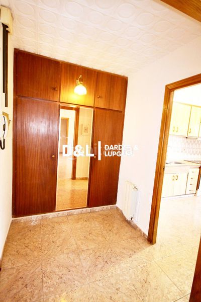 Foto 028aefce-218d-4f95-b000-5dcc70229572. Planta baixa amb xemeneia calefacció aparcament a Cubelles