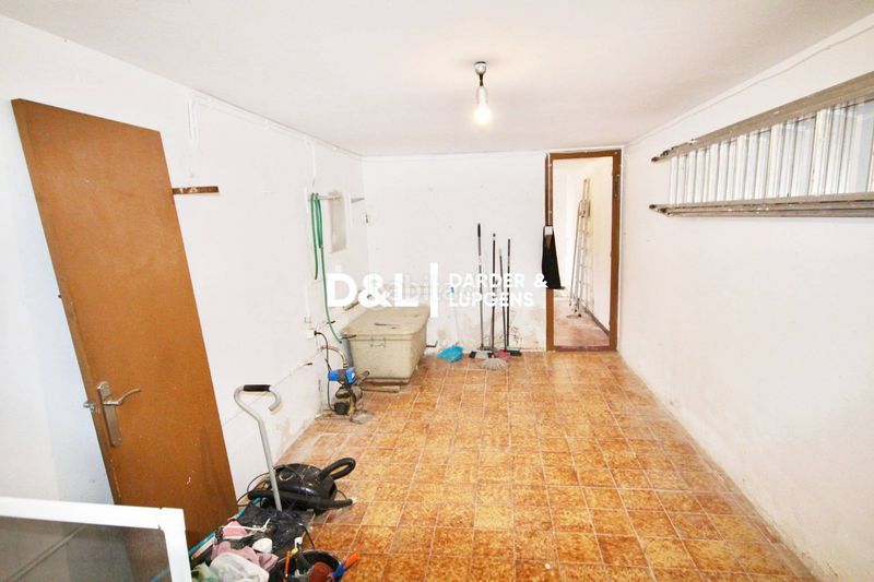 Foto 0b64d060-5285-47d9-b10c-3f10fafd2e79. Planta baixa amb xemeneia calefacció aparcament a Cubelles