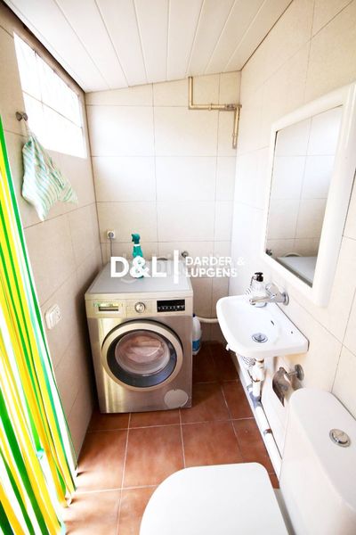 Foto ea70f2e8-93b4-49b3-92ac-b9a7784d8a38. Planta baixa amb xemeneia calefacció aparcament a Cubelles