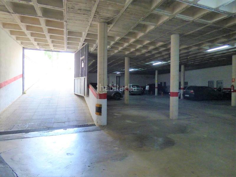 Foto 96596f6c-03a3-45c3-a579-9ec26b17c480. Parking coche plaza de parking con trastero en zona levante en Benidorm