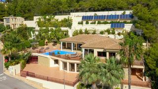 Casa a Callosa d´en Sarrià. Entre el mar y la montaña se encuentra esta impresionante y excl