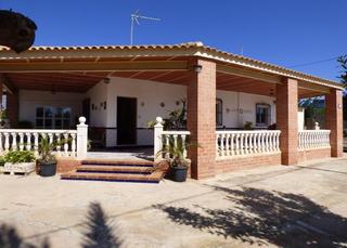 Casa a Juzgados - Plaza de Toros. Fantástico chalet a la venta en benidorm en el distrito de els t