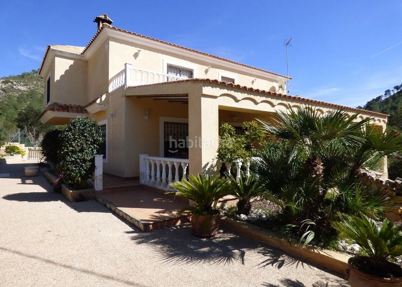 Foto 5ded4ffe-7adc-442e-9678-81e4158d2efc. Casa amb calefacció aparcament a Finestrat pueblo Finestrat
