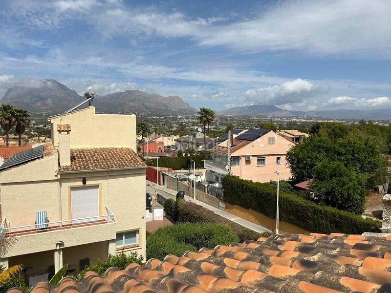 Foto a2fd85bc-7872-485d-82a9-b55a6ac2e729. Casa con riscaldamento parcheggio piscina in Sierra Helada Benidorm