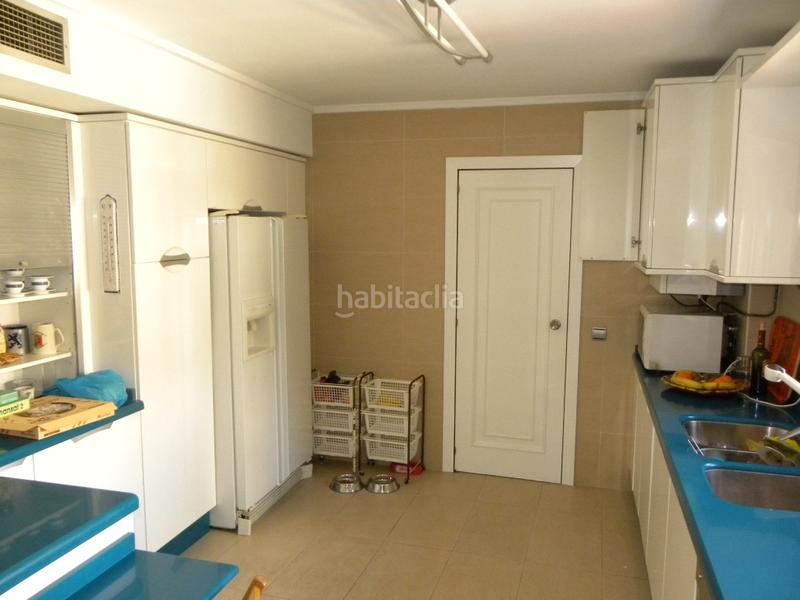 Foto 580f0038-0826-4b6d-8e79-827ad85ffacc. Dúplex amb aparcament a Playa Levante Benidorm