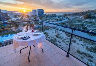 Apartment  Carrer guadalest. Un piso de ensueño con vistas al mar en villajoyosa