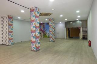 Lloguer Local Comercial a De venus 4. Fantástico local en alquiler en el centro de benidorm