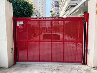 Aparcament cotxe  Del mediterráneo. Aparca seguro en playa de levante de benidorm