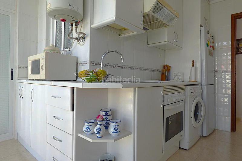 Foto 40961d10-7d1b-49db-bbb3-96b086debd07. Apartament amb piscina a Playa Poniente Benidorm