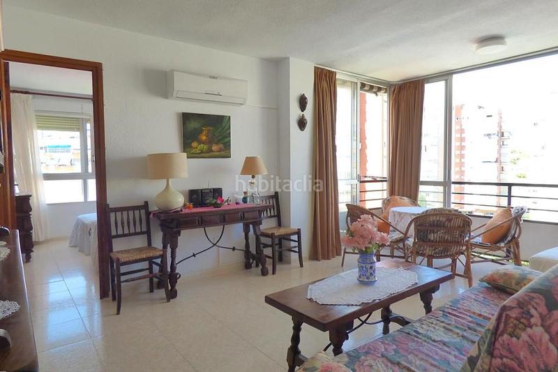 Foto 741b69fa-2d85-4b3c-ac18-d74b2578df7e. Apartament amb piscina a Playa Poniente Benidorm
