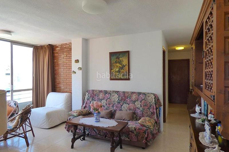 Foto e8472124-a933-42a9-bac1-ede184f3598c. Apartament amb piscina a Playa Poniente Benidorm